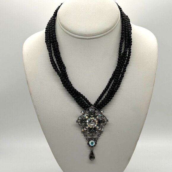 Vintage-Inspired Black Beaded Necklace With Aurora Borealis Rhinestone Pendant - Picture 6 of 13